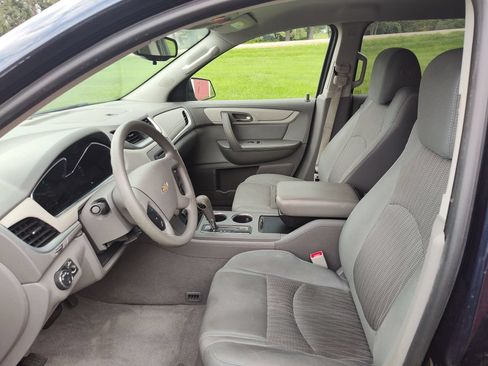 Used 2017 Chevrolet Traverse LS AWD/4WD image 5