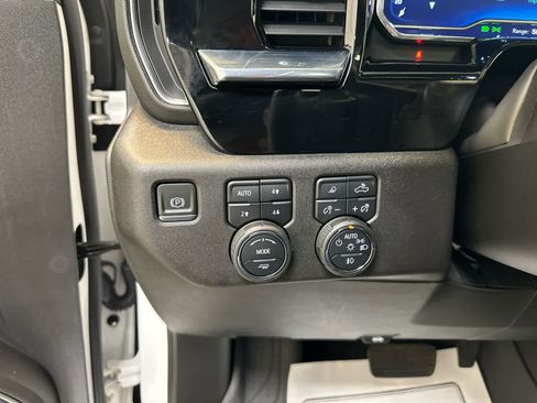 Certified 2024 Chevrolet Silverado 1500 High Country image 23