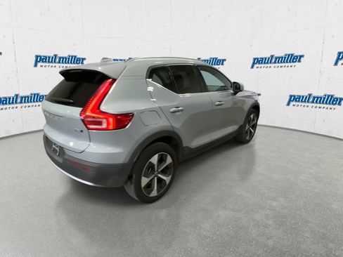 Used 2025 Volvo XC40 B5 Core w/ Protection Package Premier image 11
