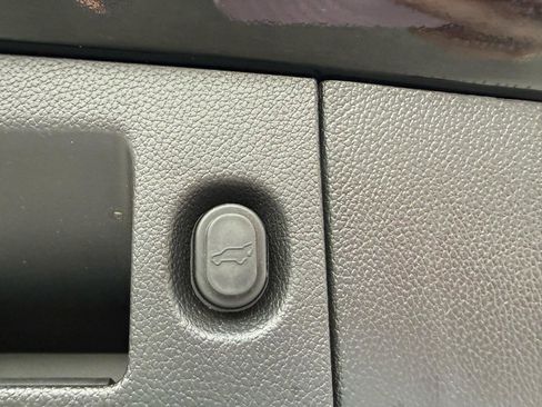 Used 2019 Chevrolet Tahoe LT image 20