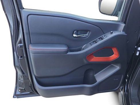New 2025 Nissan Frontier PRO-4X w/ Pro Premium Package image 10