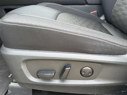 Used 2024 Nissan Pathfinder SV FWD image 19