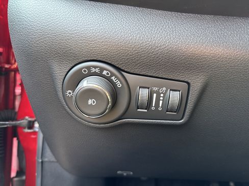 New 2025 Jeep Compass Limited w/ Sun & Sound Group image 17