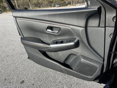 Certified 2025 Nissan Sentra SR image 10