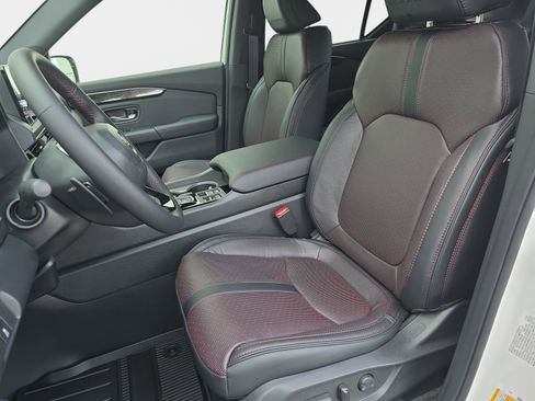 New 2025 Honda Pilot Black Edition image 16