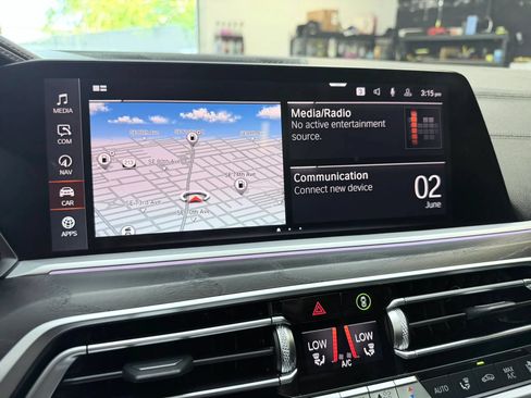 Used 2020 BMW X7 xDrive40i w/ Premium Package AWD/4WD image 17