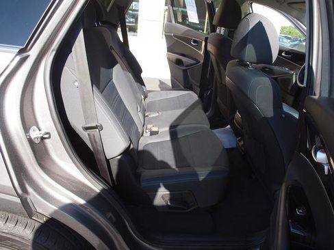 Used 2019 Kia Sorento FWD image 7