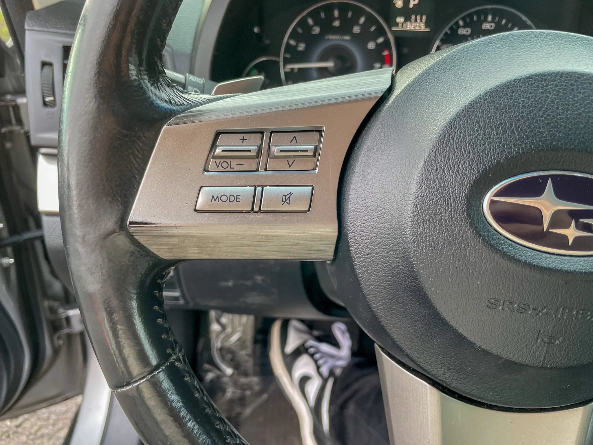 Used 2010 Subaru Outback 2.5i Premium AWD/4WD image 14