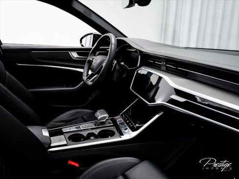 Used 2022 Audi RS 6 AWD/4WD image 42