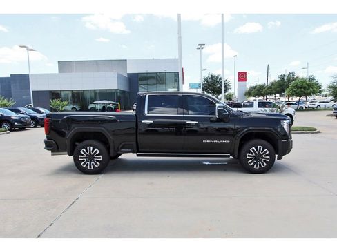 Used 2024 GMC Sierra 2500 Denali Ultimate AWD/4WD image 7
