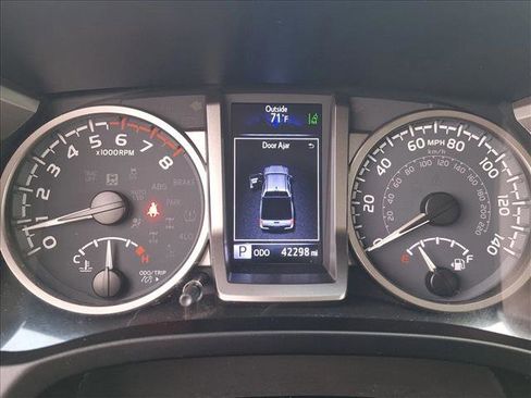 Used 2020 Toyota Tacoma SR5 image 11