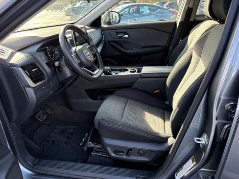 Certified 2023 Nissan Rogue SV image 17