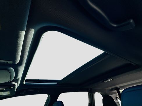 Used 2025 Subaru Forester Sport image 19