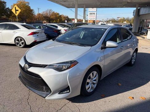 Used 2018 Toyota Corolla LE FWD image 1