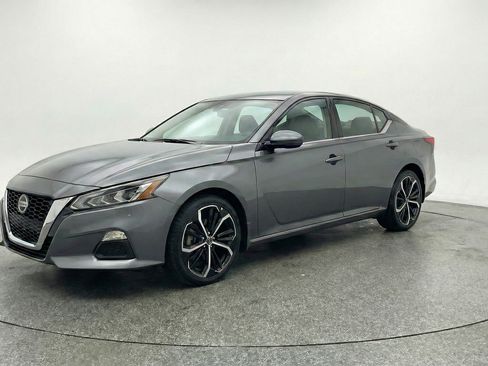 Used 2025 Nissan Altima 2.5 SR image 3