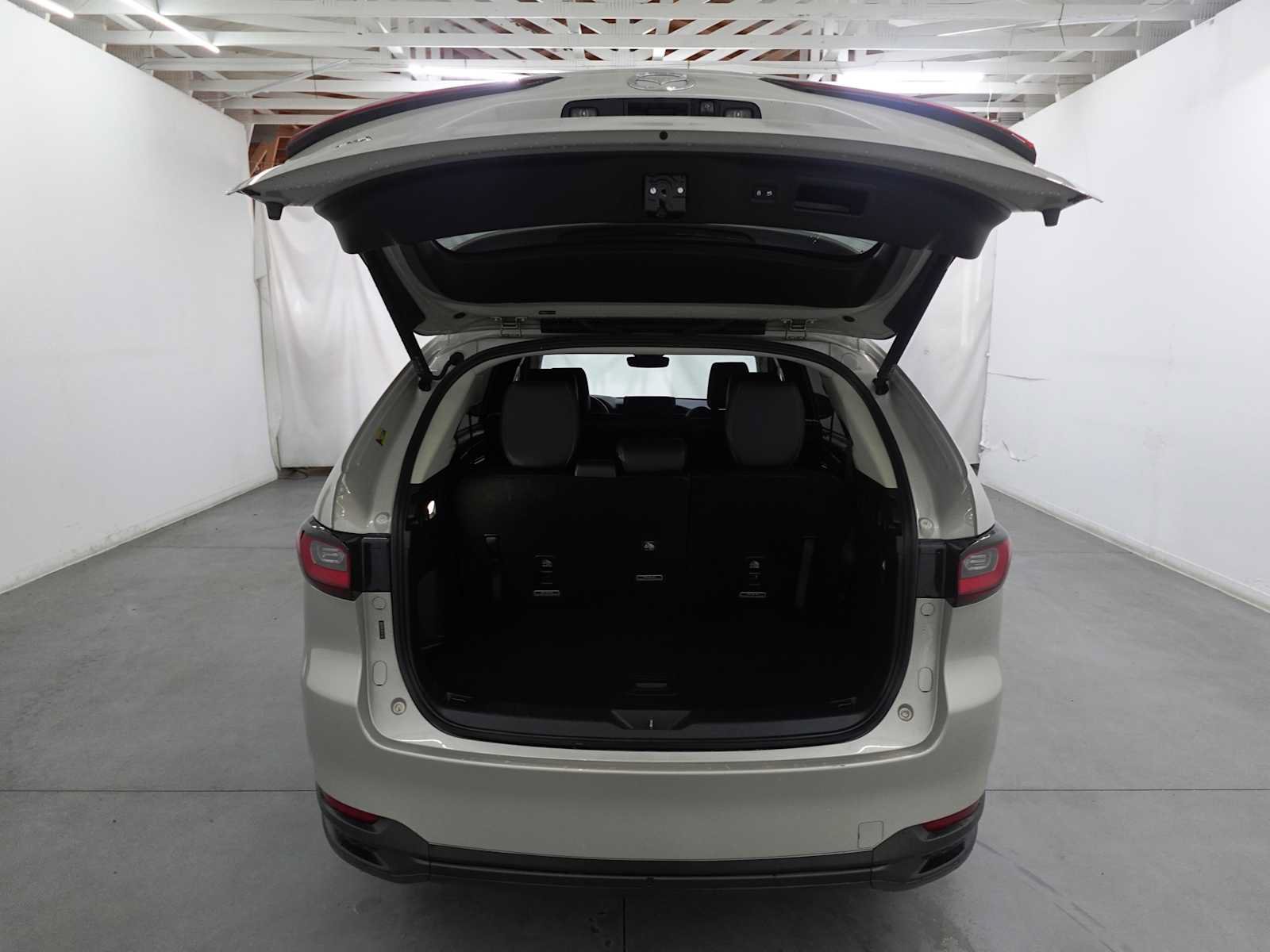 Used 2024 MAZDA CX-90 Plug-In Hybrid w/ Preferred AWD/4WD image 30