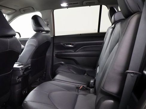 Used 2024 Toyota Grand Highlander Limited image 28