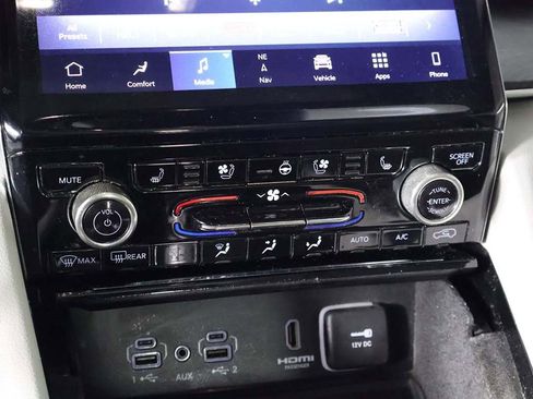 Used 2022 Jeep Grand Cherokee L Overland w/ Advanced Protech Group III image 56