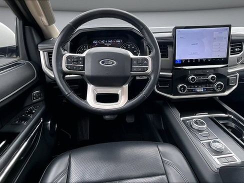Used 2022 Ford Expedition XLT AWD/4WD image 8