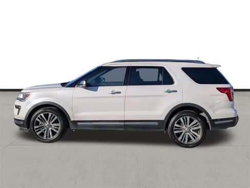 Used 2019 Ford Explorer Platinum image 3