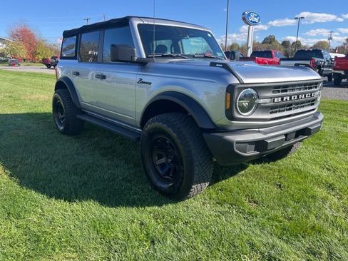 Used 2022 Ford Bronco 4-Door AWD/4WD image 3