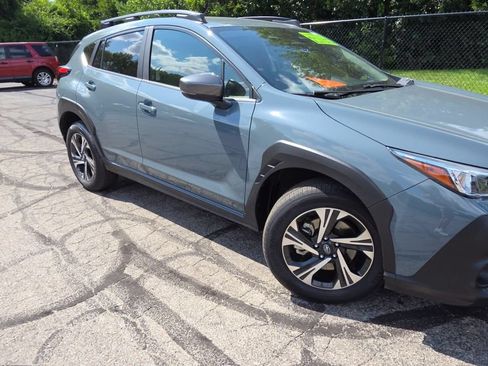 Used 2024 Subaru Crosstrek 2.0i Premium AWD/4WD image 2