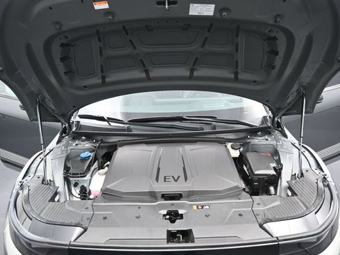 Used 2025 Hyundai Ioniq 5 Limited RWD image 39