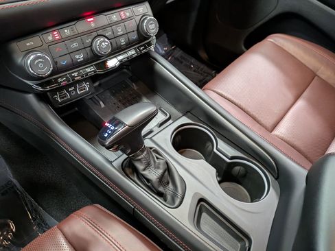 Used 2025 Dodge Durango GT image 13