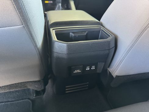 Used 2025 Toyota Tacoma TRD Sport image 15