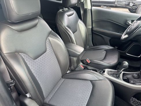 Used 2019 Jeep Compass Latitude w/ Cold Weather Group image 34