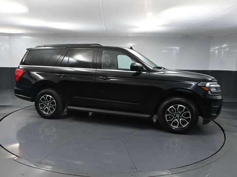 Used 2022 Ford Expedition XLT AWD/4WD image 4