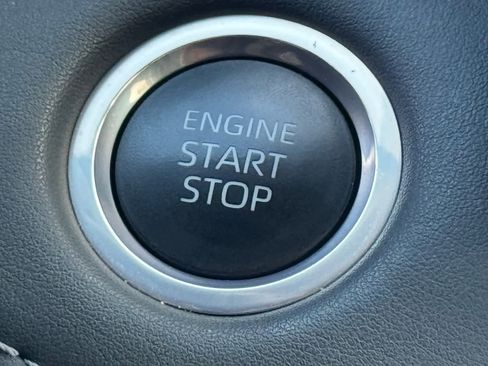 Used 2024 Toyota Highlander XLE image 20