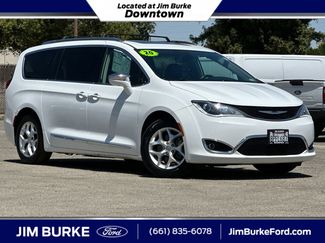 Used 2020 Chrysler Pacifica Limited image 1
