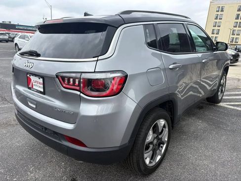 Used 2019 Jeep Compass Limited AWD/4WD image 5