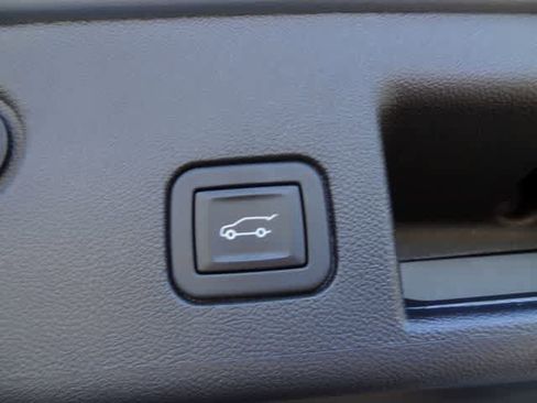 Used 2024 Chevrolet Equinox LT w/ LPO, Floor Liner Package FWD image 11