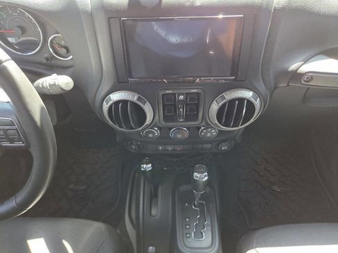 Used 2017 Jeep Wrangler Unlimited Sport w/ Quick Order Package 24S AWD/4WD image 23