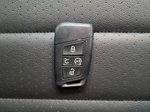 Used 2024 Volkswagen Jetta SE FWD image 32