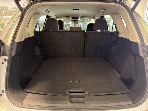 Used 2025 Nissan Rogue SV FWD image 27