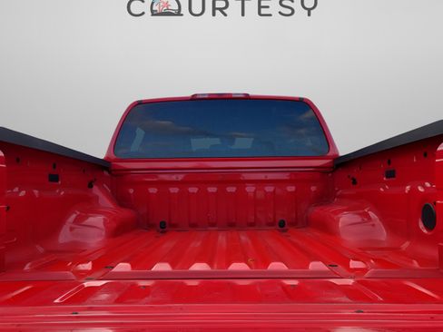 Certified 2022 Nissan Frontier SV image 9