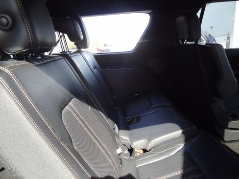 Certified 2023 Ford Expedition Max Platinum image 13