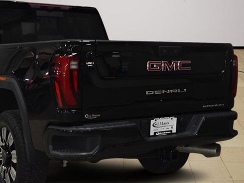 Used 2025 GMC Sierra 2500 Denali w/ Denali Reserve Package AWD/4WD image 37