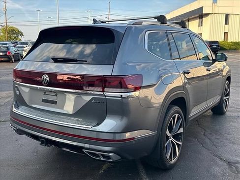 Used 2024 Volkswagen Atlas SEL Premium R-Line AWD/4WD image 11