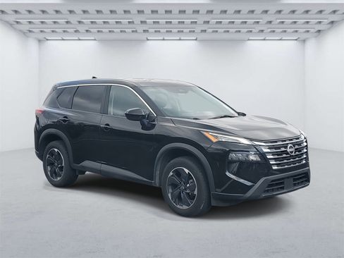 Used 2024 Nissan Rogue SV image 1