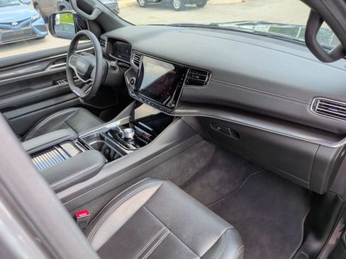 Used 2024 Jeep Wagoneer L 4WD image 31