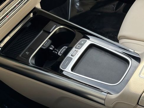 Used 2025 Mercedes-Benz GLA 250 4MATIC image 58