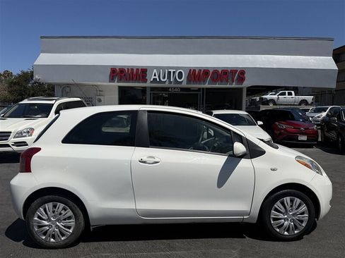 Used 2008 Toyota Yaris 2-Door Hatchback w/ Convenience Pkg FWD image 1