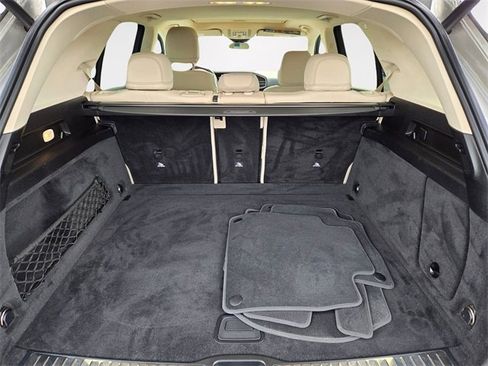 Used 2021 Mercedes-Benz GLE 350 w/ Premium Package image 6