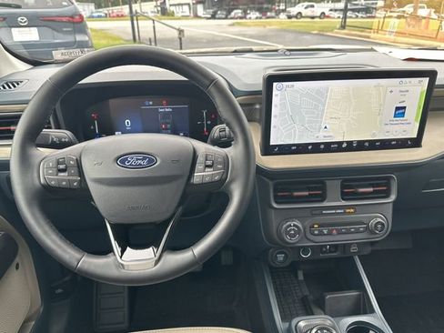 Used 2025 Ford Maverick Lariat image 8