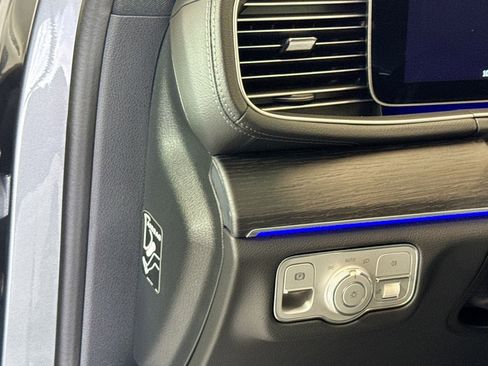 Certified 2025 Mercedes-Benz GLS 450 4MATIC image 10