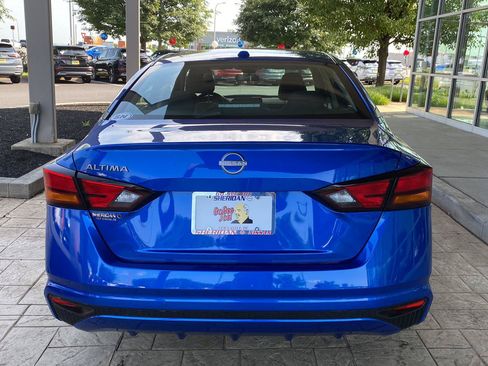 Certified 2025 Nissan Altima 2.5 SV FWD image 6
